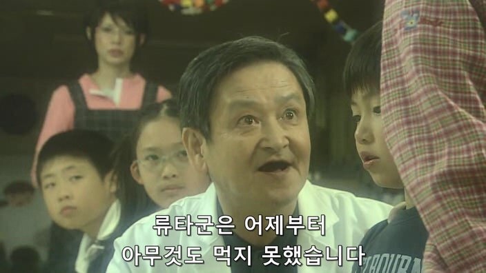 고아들을 위해 헌신하고 상까지 받았던 고아원 원장님의 정체_31.jpg