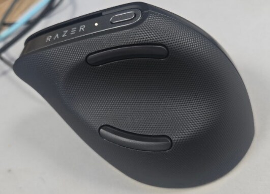 세워서 쓰는 마우스 처음 써보는데_1.png