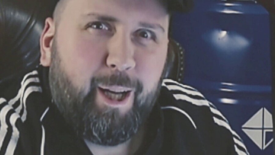 ??? : 이상하다 게임개발 9년은 기다려주던데_2.jpg