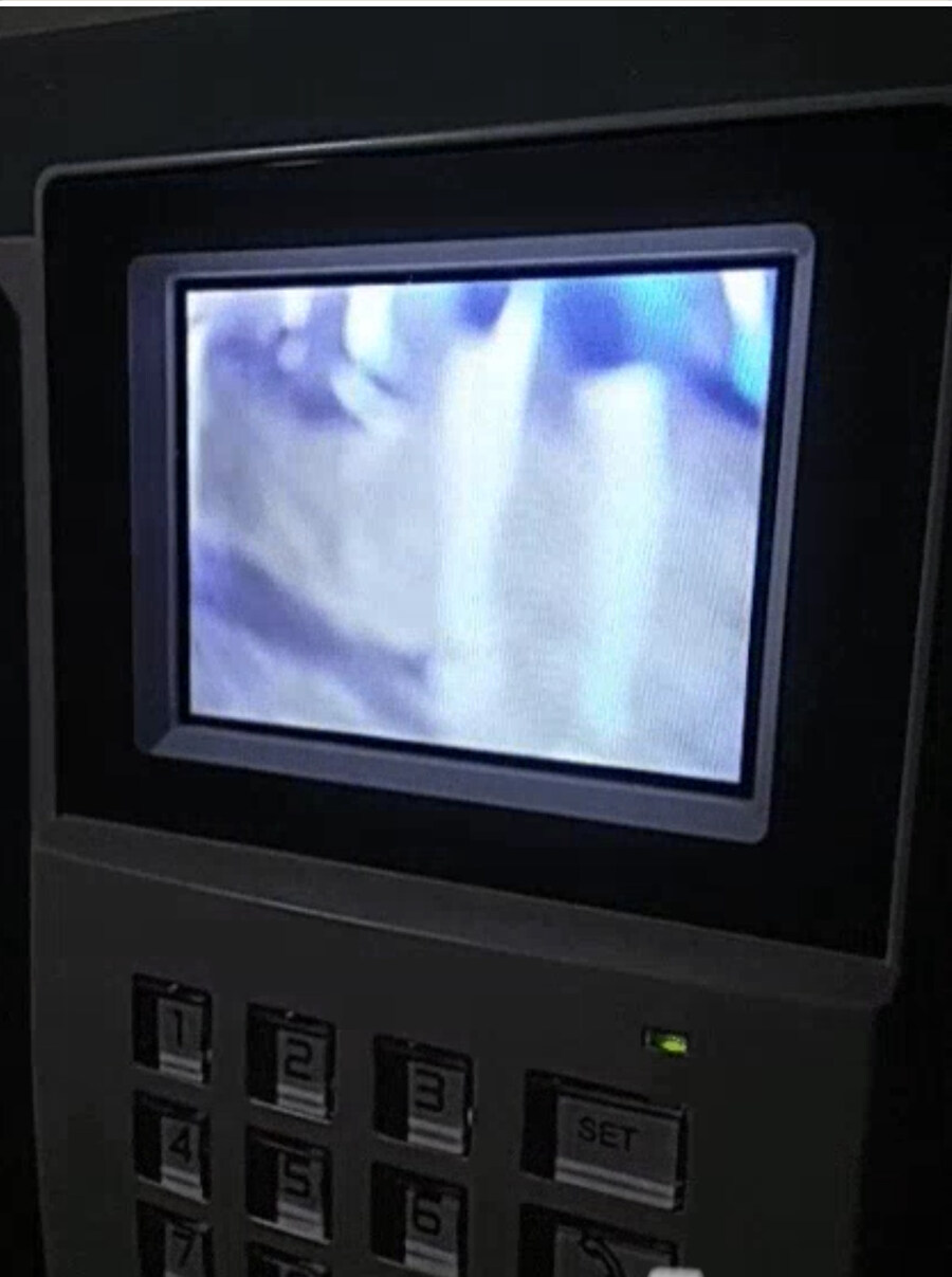 괴담)인터폰에 비친 여자 다리_4.jpg