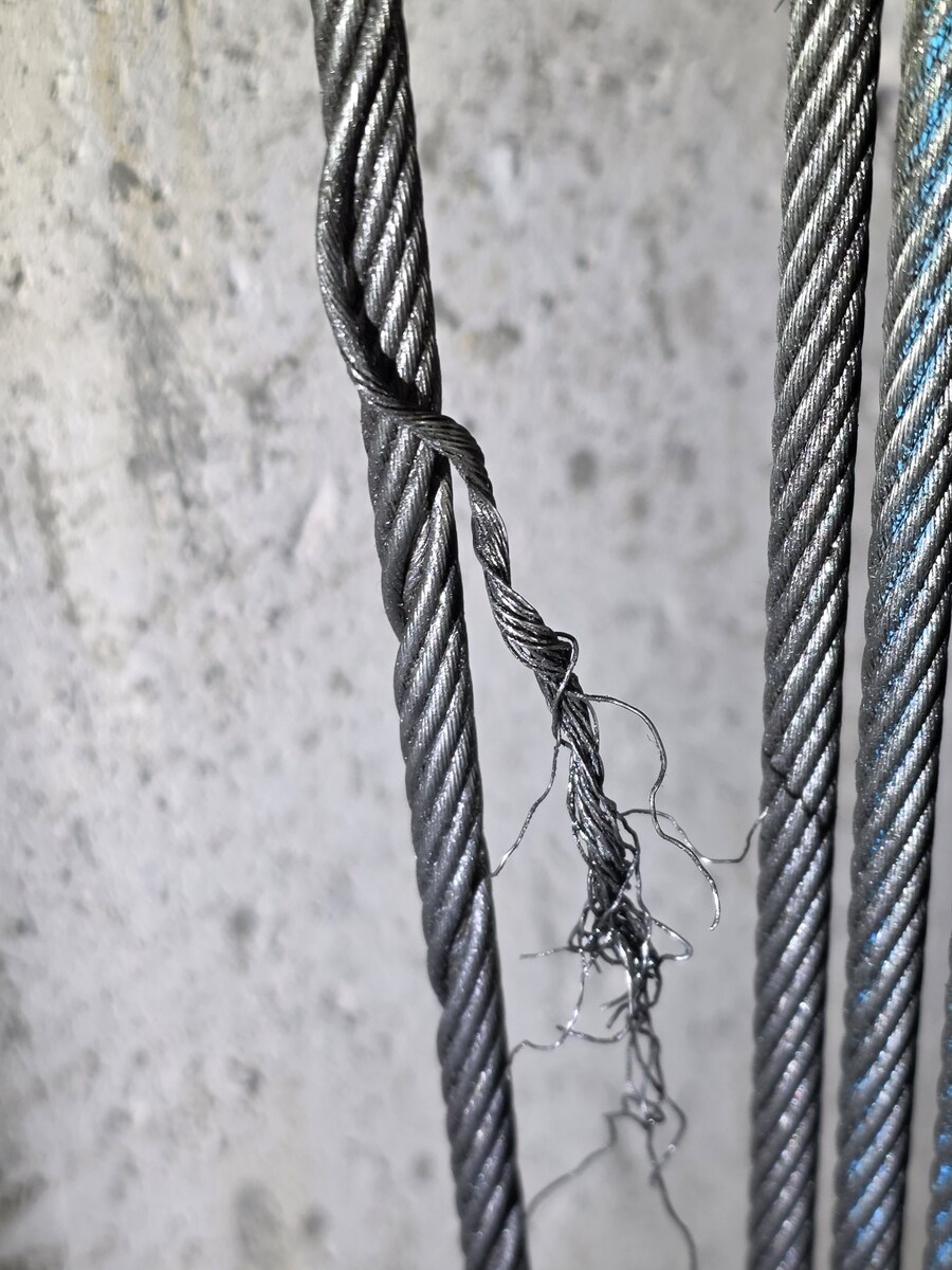 엘리베이터 타다가 잠이 확 깨는 순간_1.jpg