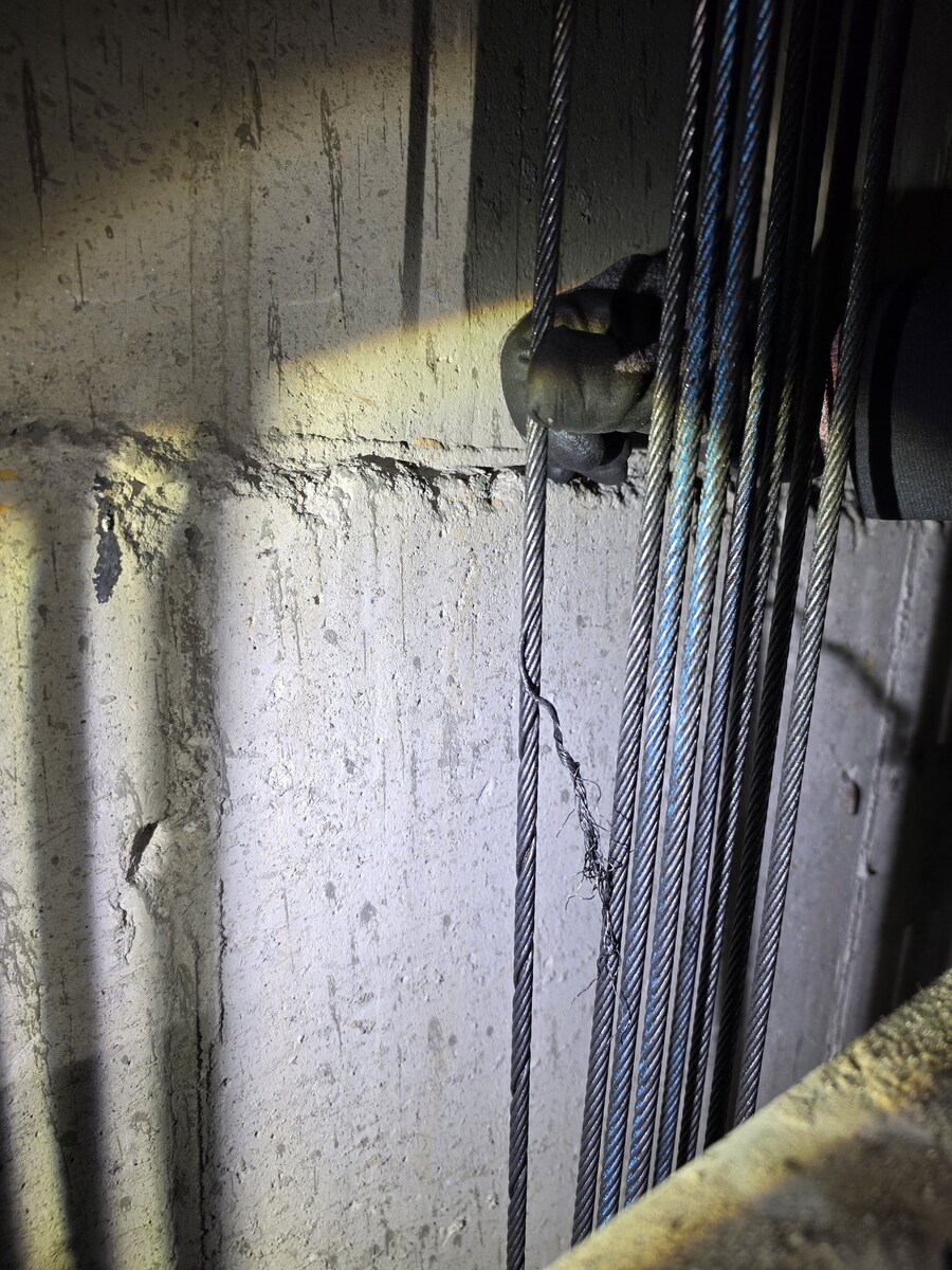 엘리베이터 타다가 잠이 확 깨는 순간_2.jpg