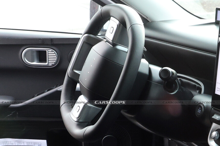 아이오닉 3 실내 유출_1.jpg