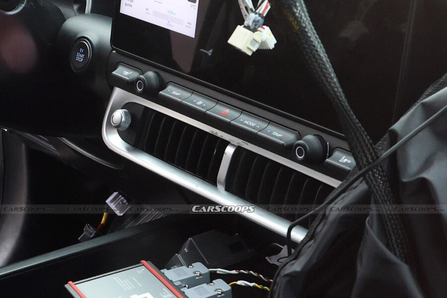 아이오닉 3 실내 유출_2.jpg