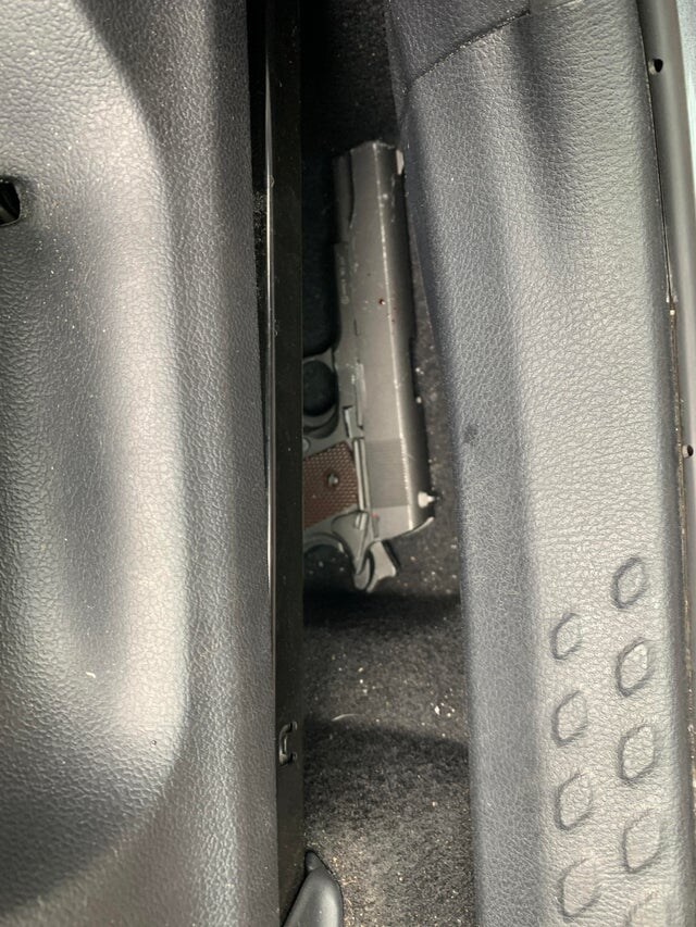 렌트한 차량에서 발견한 것_1.jpg