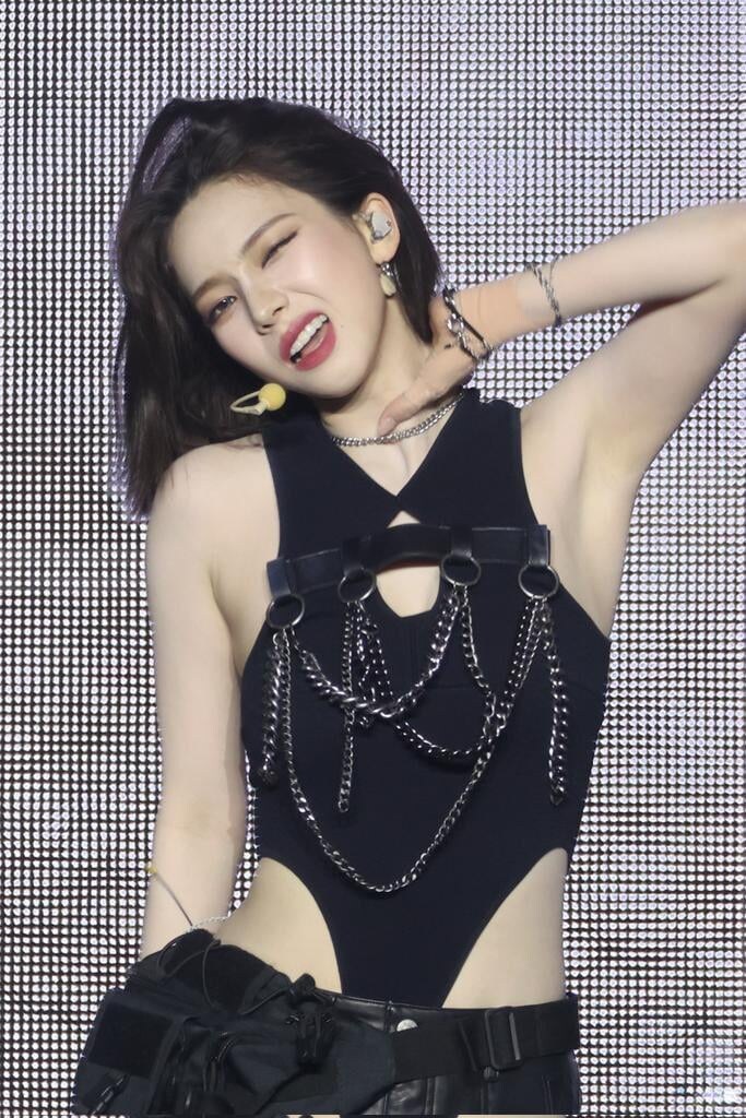 무보정 카리나.jpg_4.jpg