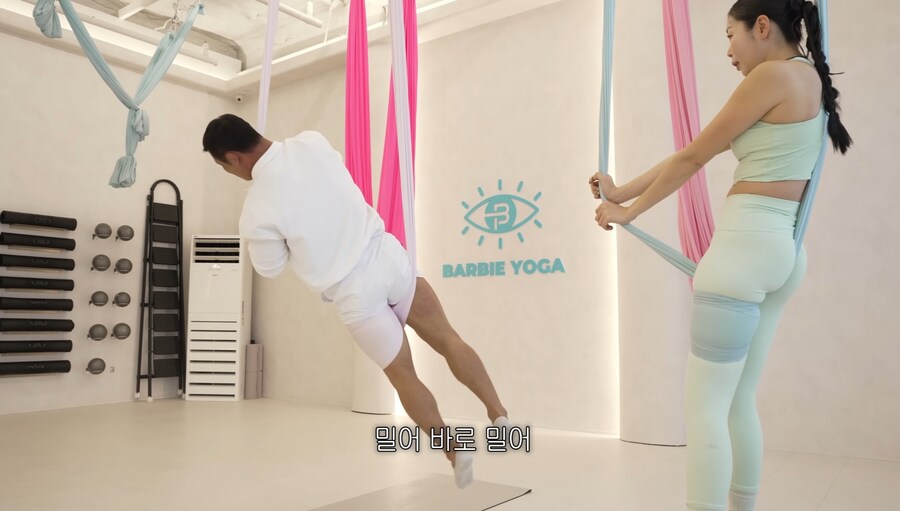100kg 헬창이 플라잉 요가 하면 생기는 일 ㅋㅋㅋ_9.jpg