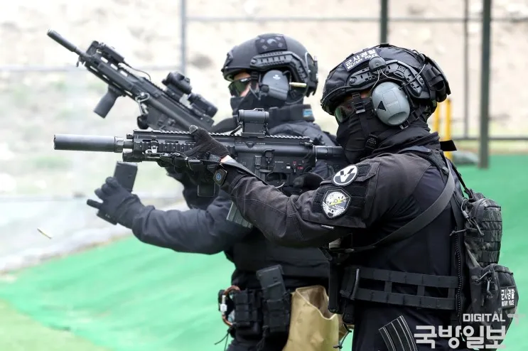 의외로 전술적으로 별로라는 복장.jpg_2.webp