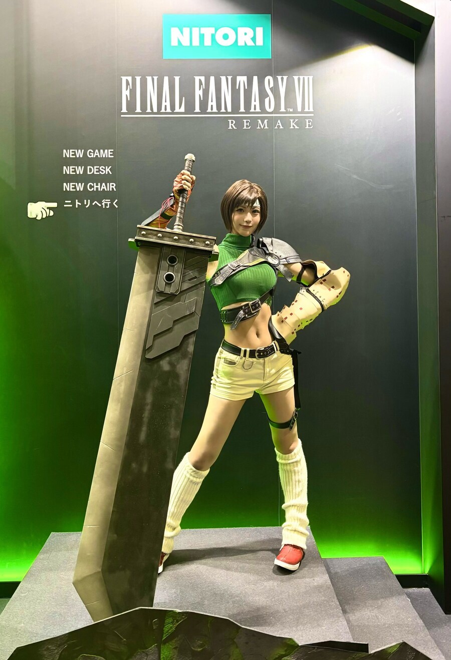 도쿄게임쇼에서 난리난 코스프레_1.jpg