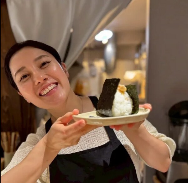 주먹밥집 여사장 미시의 비밀_2.png