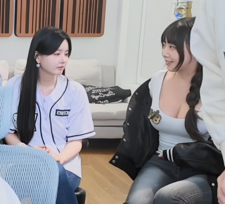 여자의 시선.jpg_2.png