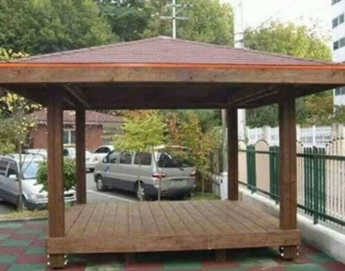 동네 정자에 거꾸로 매달려 있던 남자_1.jpg