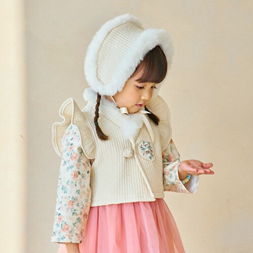 잘못된 착용법이 주류가 되어 버린 한복 전통 방한구_2.jpg