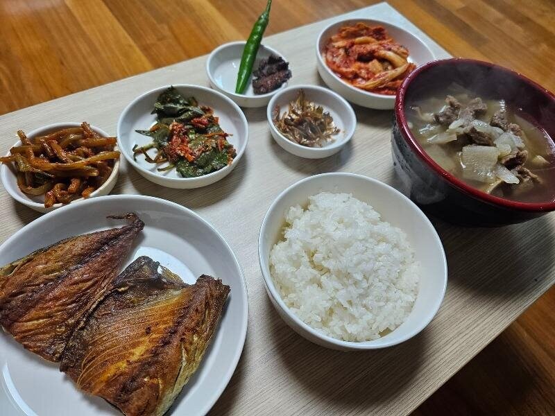 보배드림의 어느 독거 중년의 밥상.jpg_2.jpg