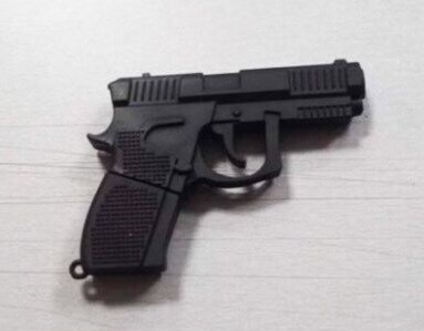 길 가다 총알까지 삽탄 된 권총 주움 ㄷㄷ.jpg_1.jpg