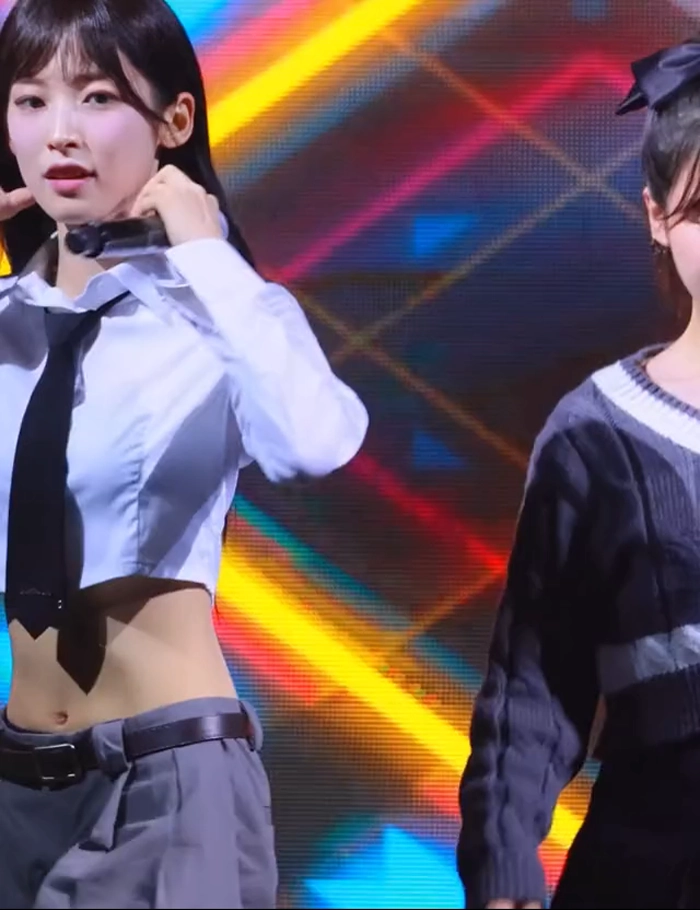 슬렌더 몸매 호불호 gif_1.webp