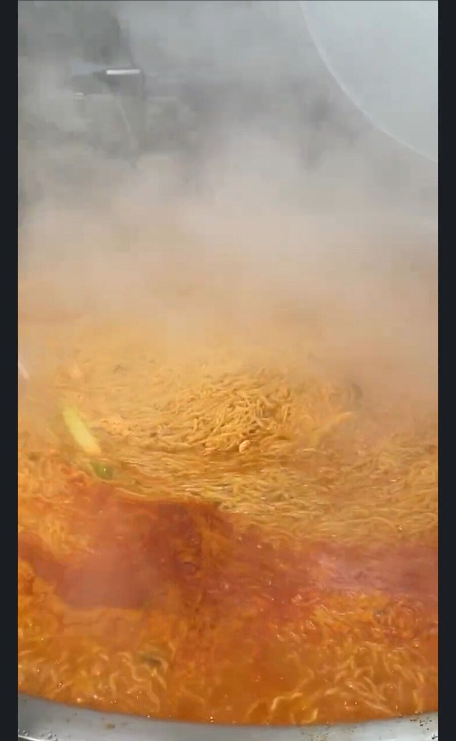 라면은 많이 끓여야 맛있어_4.jpg