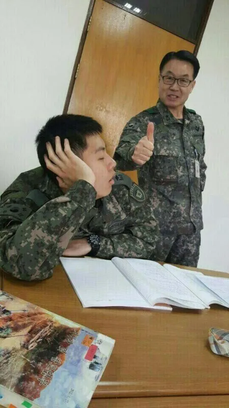 ??? : 이렇게 따봉하면 되는거야?.jpg_1.webp