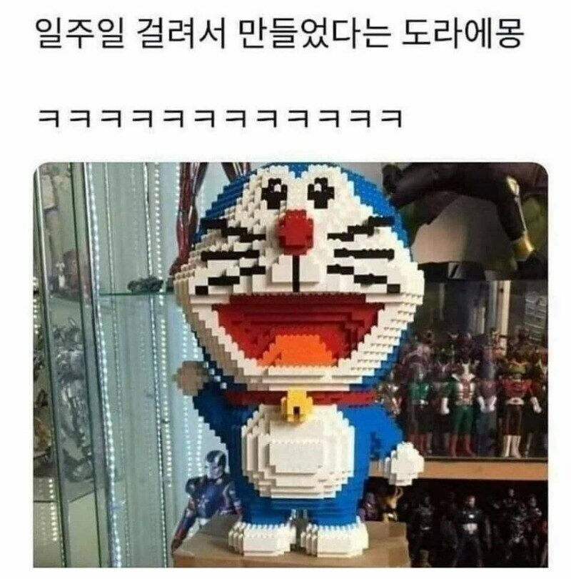 일주일 걸려 만들었다는 도라에몽 레고.jpg_1.jpg