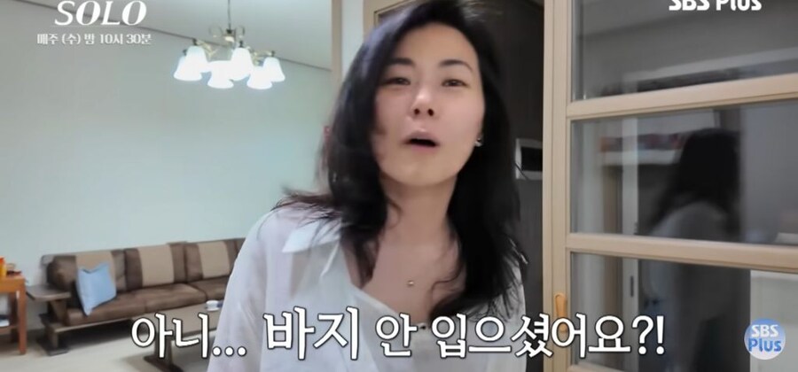 침대에서 바지 벗고 여출 맞이하는 남출_3.jpg