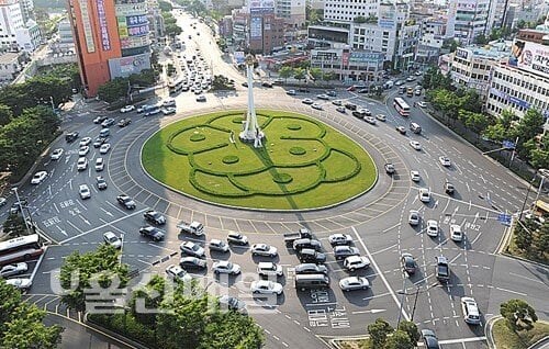 초보 운전자는 버겁다는 울산로타리.jpe_1.jpg