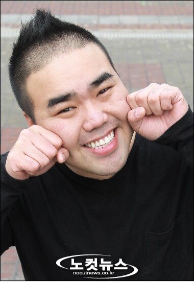 재미없어 보이는 개그맨들도 일반인 사이에 두면 다르다.jpg_2.jpg