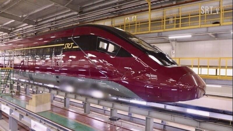 할머니집 고무 다라이 같다는 신상 기차_1.jpg