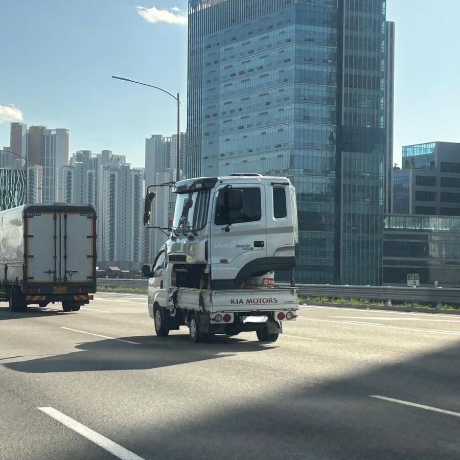 적장의 머리를 가지고 가는 장군_1.jpg