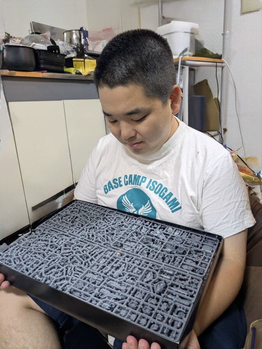 워게임 용 미니어처 조립이 어려운 이유_2.jpg