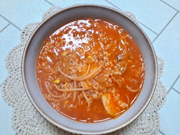 진짜 호불호 갈리는 김치 콩나물국밥_2.jpg