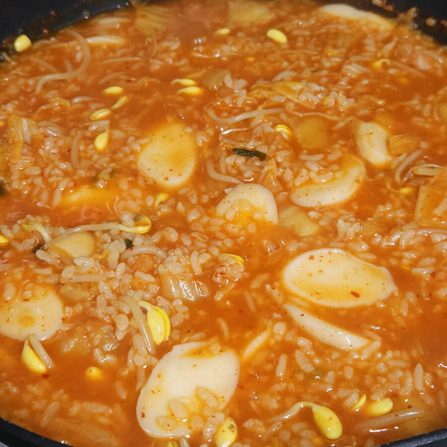 진짜 호불호 갈리는 김치 콩나물국밥_3.jpg