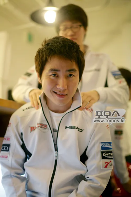 이쯤에서 KT 롤스터 레전드의 축사 있겠습니다_1.webp