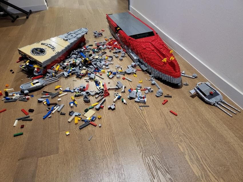 누가 실수로 레고 떨어뜨린거 아님_1.jpg