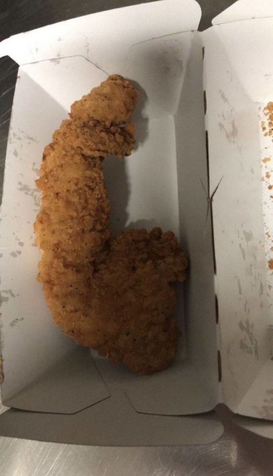 켄터키치킨 한개를 샀는데 모양이_1.jpg