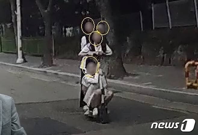 킥보드형 원동기는 20세기의 낭만의 시대에서도 퇴출당한 물건이다._2.png