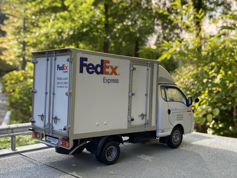 온갖 데칼 개조버전이 나온다는 아카데미과학의 명프라_3.jpg