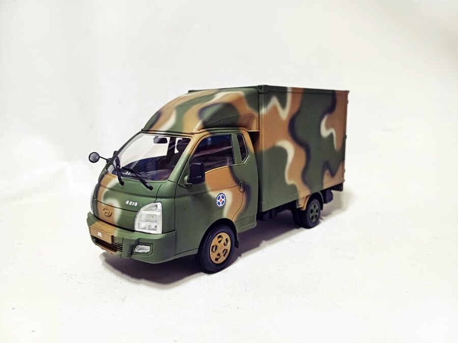 온갖 데칼 개조버전이 나온다는 아카데미과학의 명프라_6.jpg