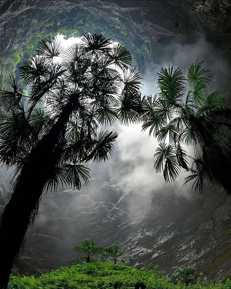 중국에서 발견된 초대형 싱크홀 ㄷㄷㄷ;;_7.jpg
