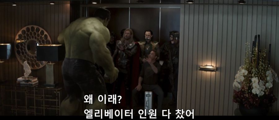 [MCU]엔드게임때 미래의 토니 스타크의 치명적인 실수_1.jpg