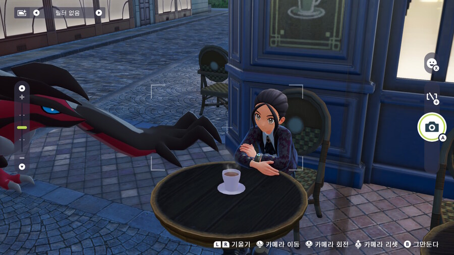 카페에서 포켓몬 하는중_1.jpg