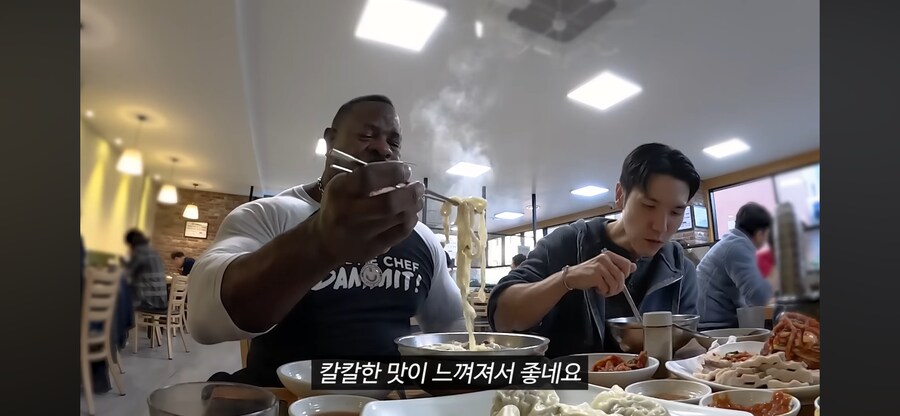 수상할정도로 김치를 좋아하는 미국인_3.png