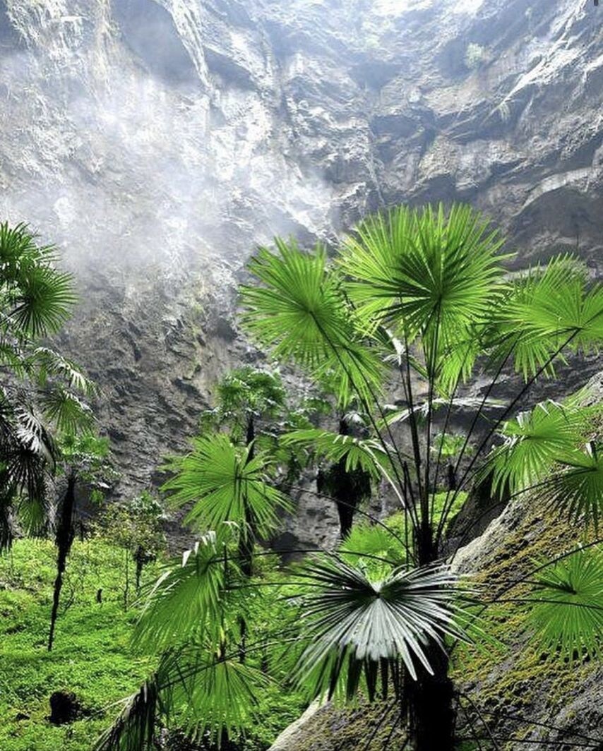 중국의 초거대 싱크홀_5.jpg