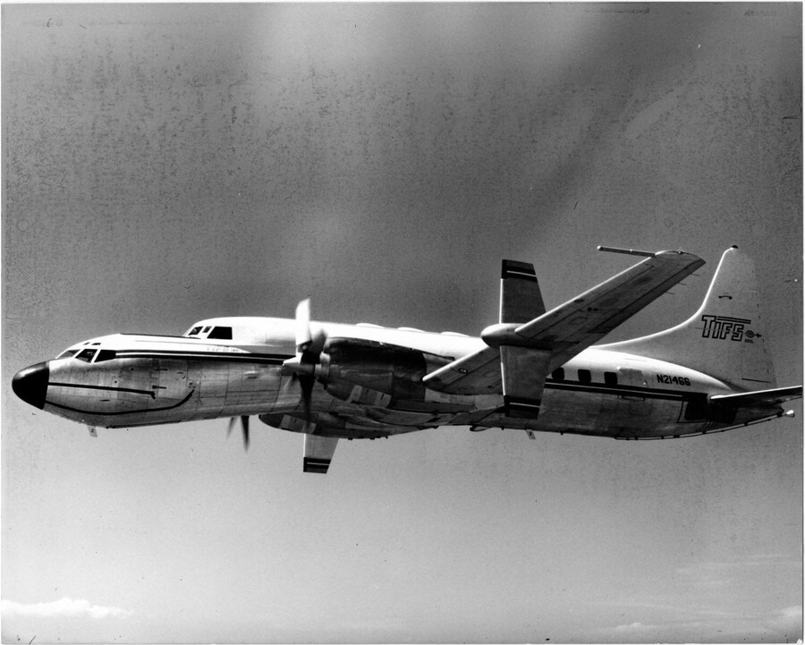 AI짤이라고 하면 믿을 것 같은 비행기들.jpg_5.jpg