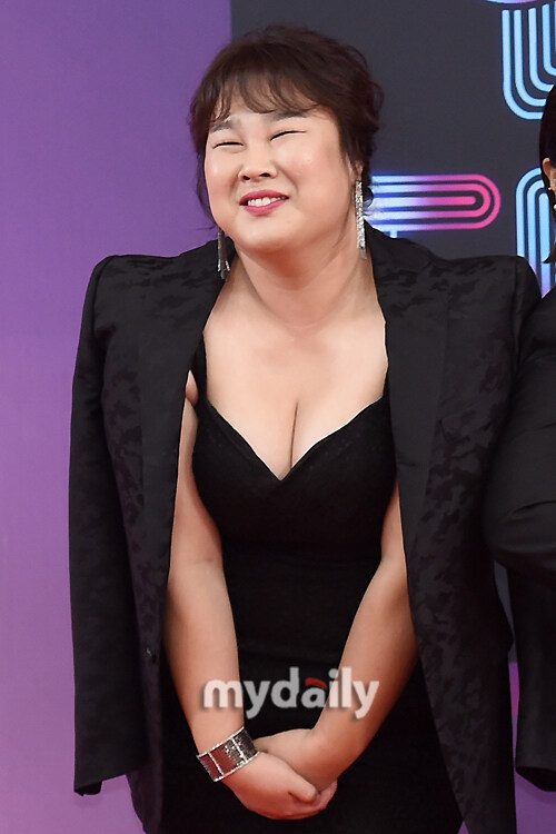 검색해보니까 강인경을 넘어서는 김민경 섹시짤 뜨네_3.jpg