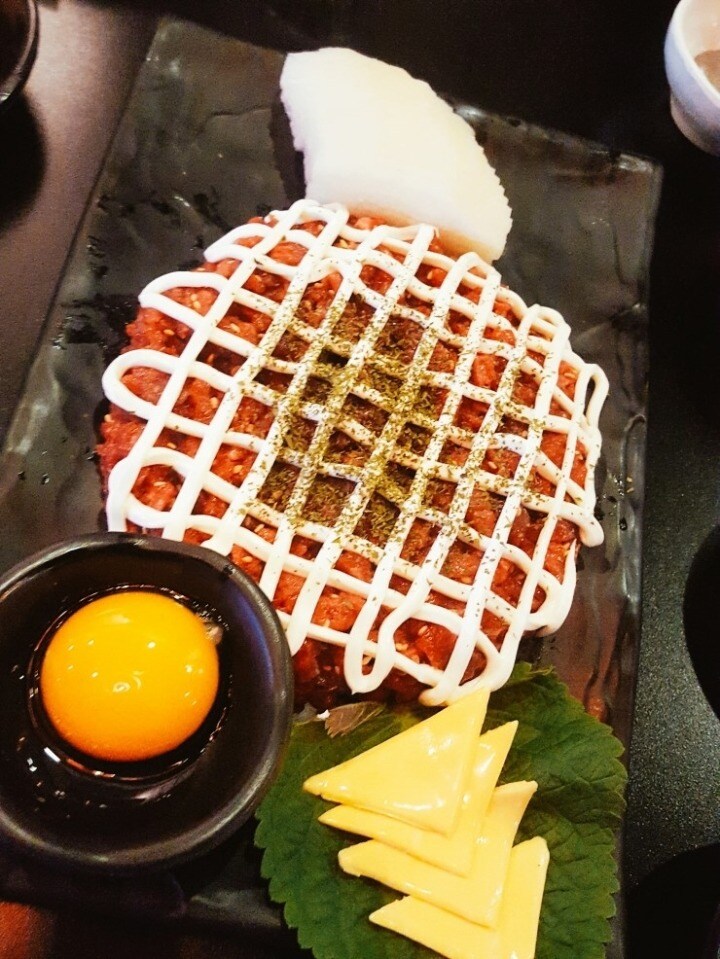 호불호 굉장히 갈리는 육회 토핑 1위_1.jpg