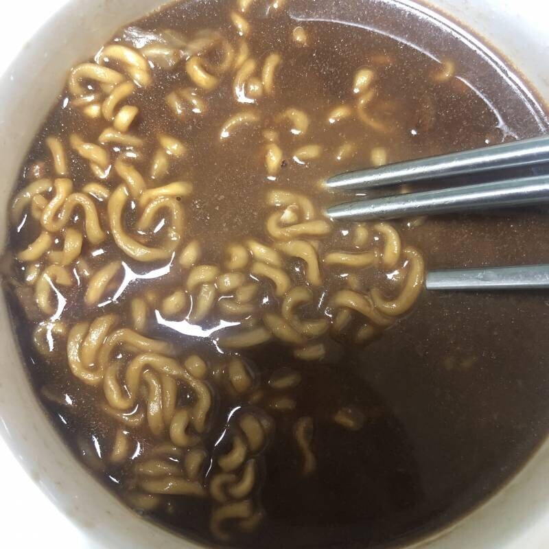 야들아 물을 많이 먹어야 피부미인 된데_2.jpg