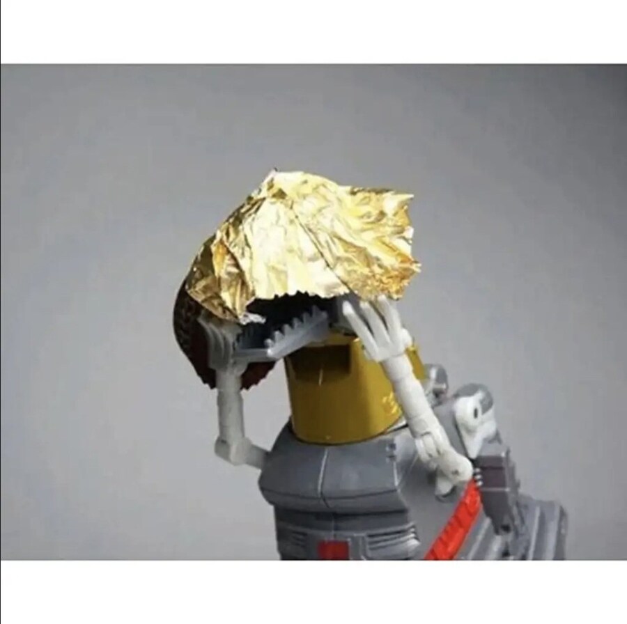 명품 초콜릿 금박으로 멋을 낸 티라노_2.jpg