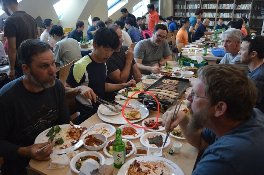 남극에서 삼겹살 먹는 사진보고 터진게 ㅋㅋㅋㅋ_1.jpg