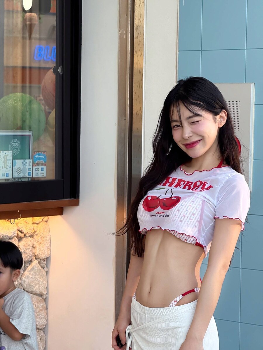 슬렌더 몸매 치어리더 jpg_1.png