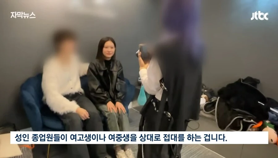 마침내 우리나라에도 생기고 만 호스트 카페_1.webp